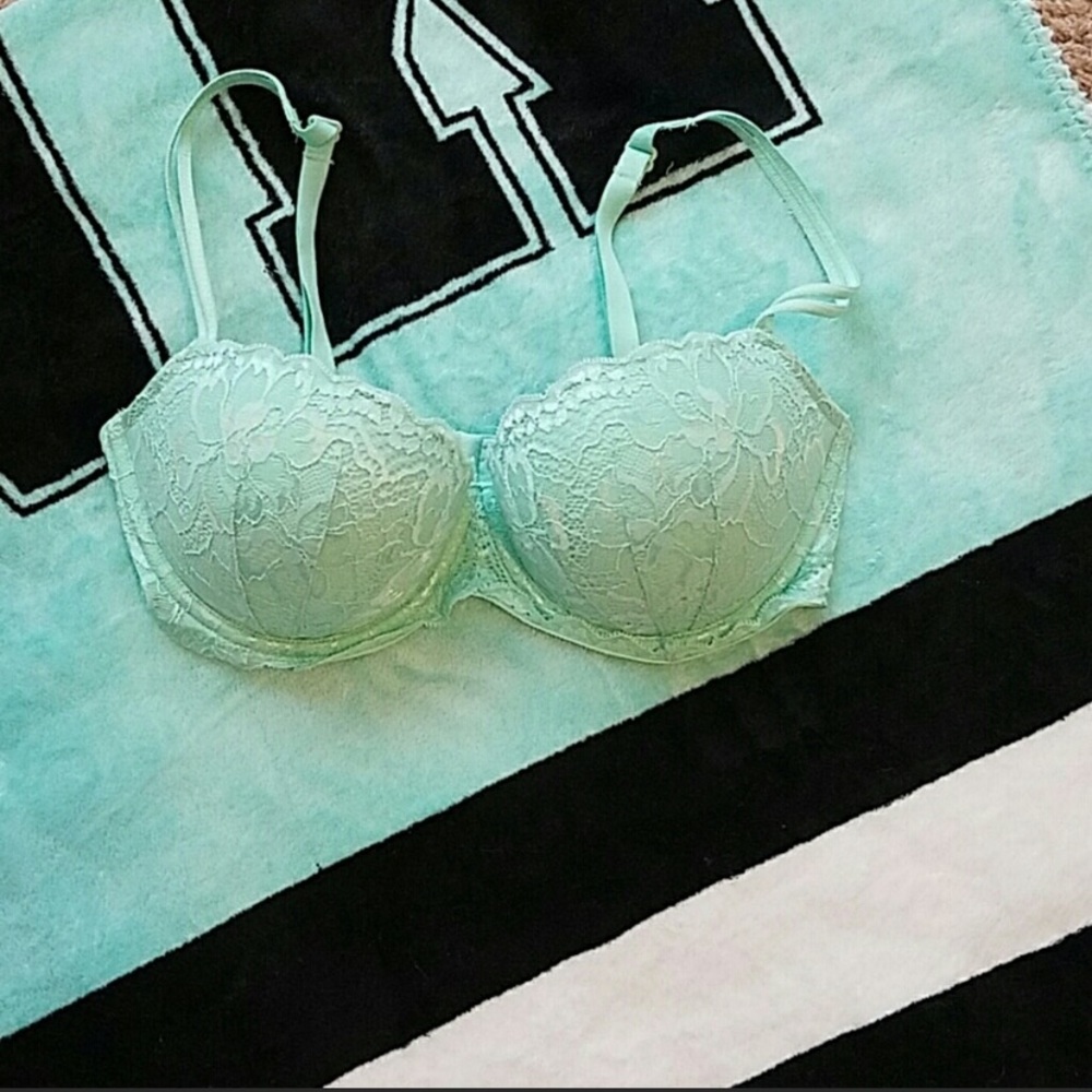 Victoria’s Secret pink bra/bralette